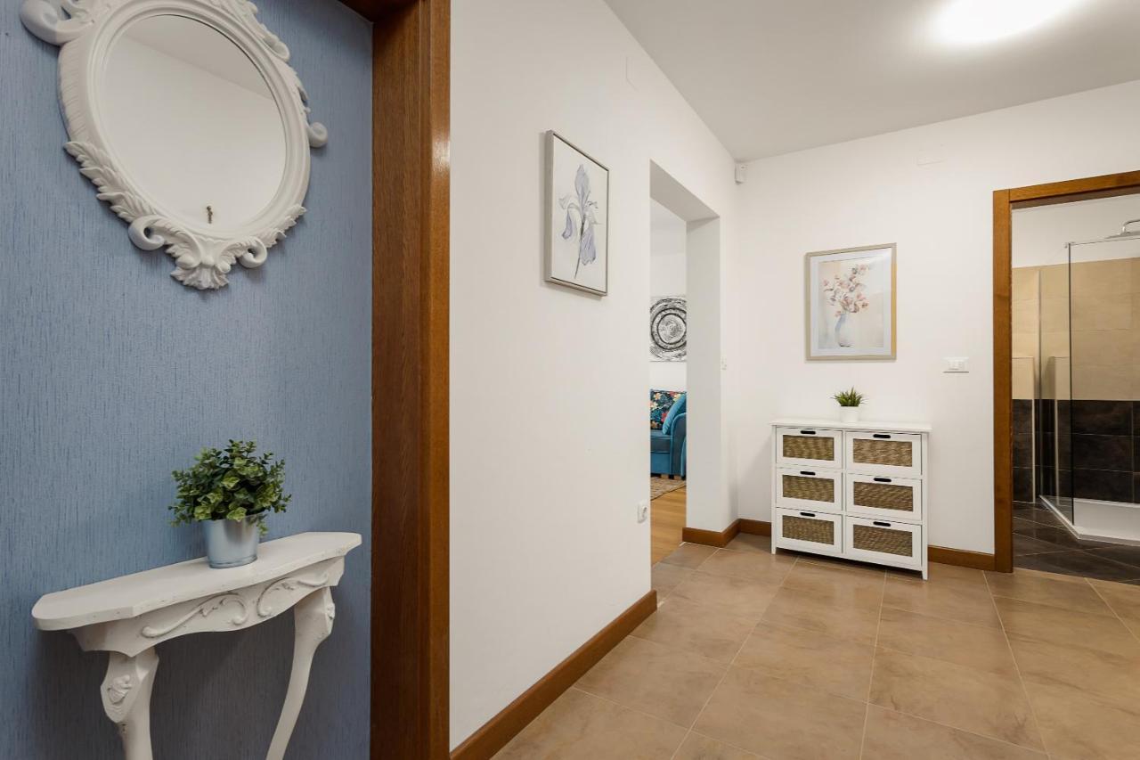 Apartments Cesare With Shared Pool Ližnjan المظهر الخارجي الصورة