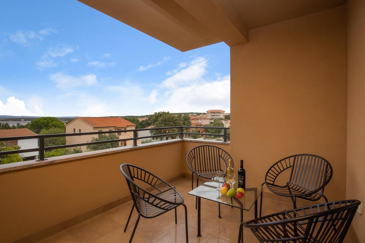 Apartments Cesare With Shared Pool Ližnjan المظهر الخارجي الصورة