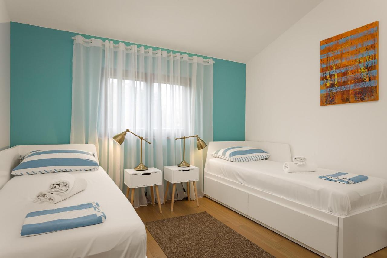 Apartments Cesare With Shared Pool Ližnjan المظهر الخارجي الصورة