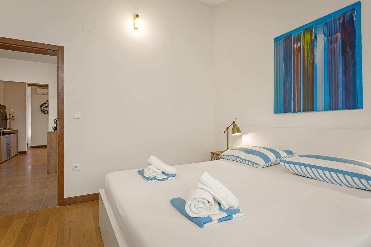 Apartments Cesare With Shared Pool Ližnjan المظهر الخارجي الصورة